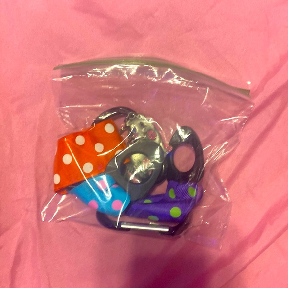 4pcs Keychains - Picture 1 of 3